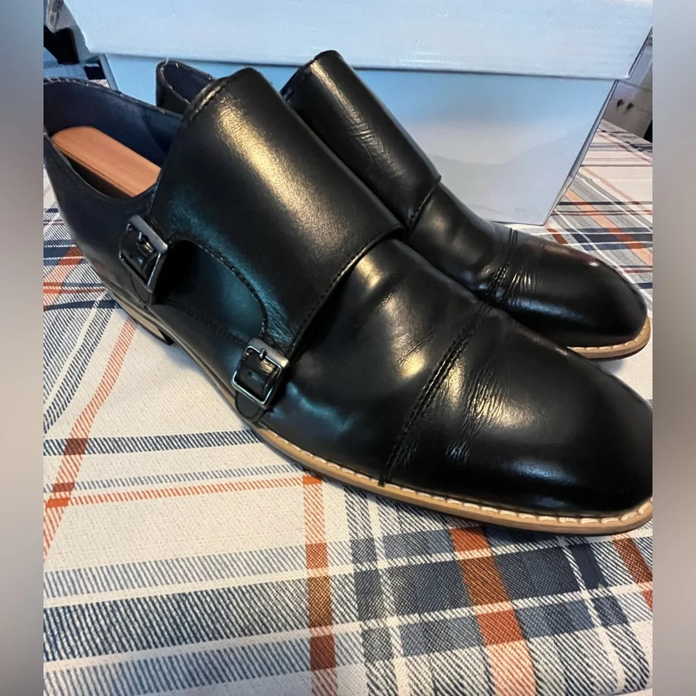Steve Madden Black Leather 2 buckle dress shoes 10 1/2 - Picture 6 of 9